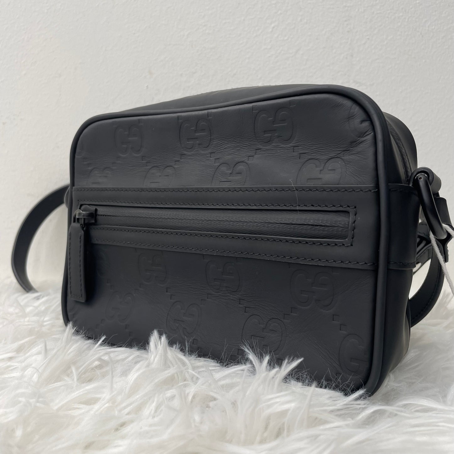(Preowned) GUCCI camera bag, emprient leather