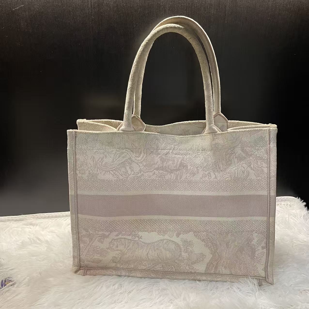 (Preowned) DIOR Book Tote Zoo Series MM Rose pink