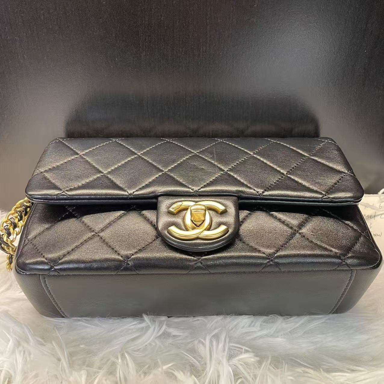 (Preowned) CHANEL Golden buckle diamond grid retro pattern