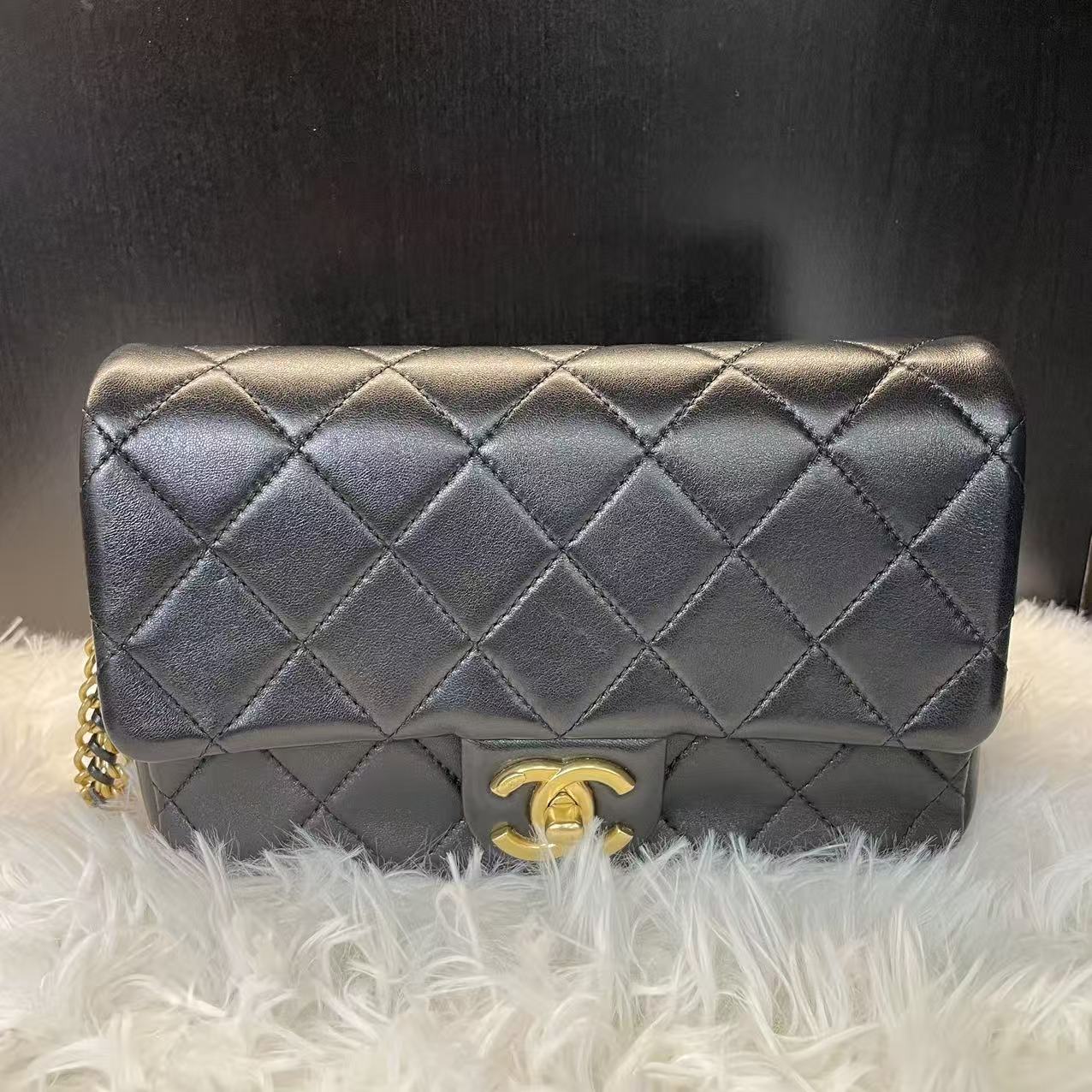 (Preowned) CHANEL Golden buckle diamond grid retro pattern