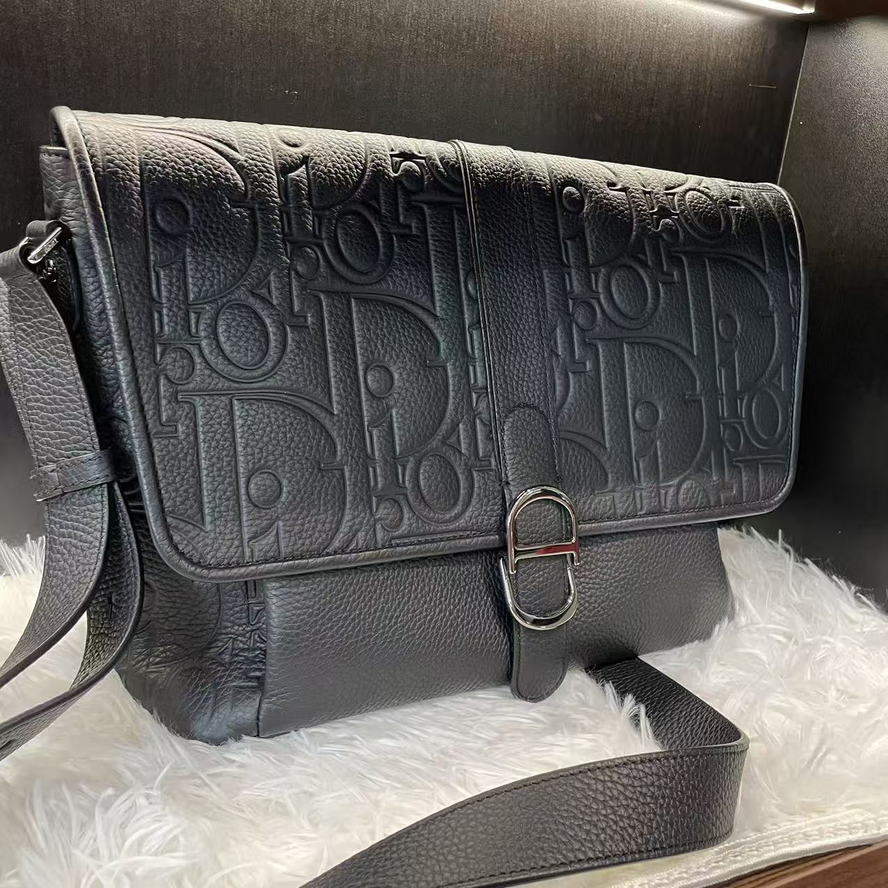 (Preowned) DIOR gravity leather