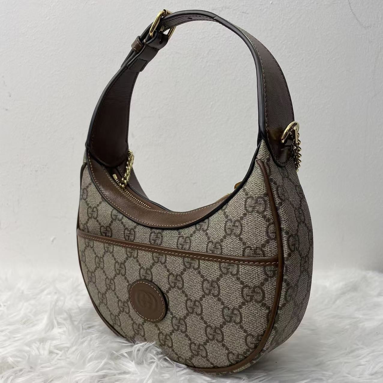 (Preowned) GUCCI Interlocking Double G Elliptical Signage Metal Chain Shoulder Strap Zipper Opening and Closing