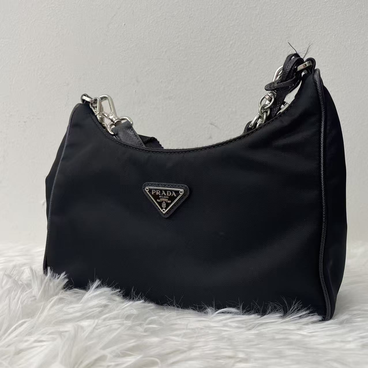 (Preowned) PRADA Re-Edition 2005