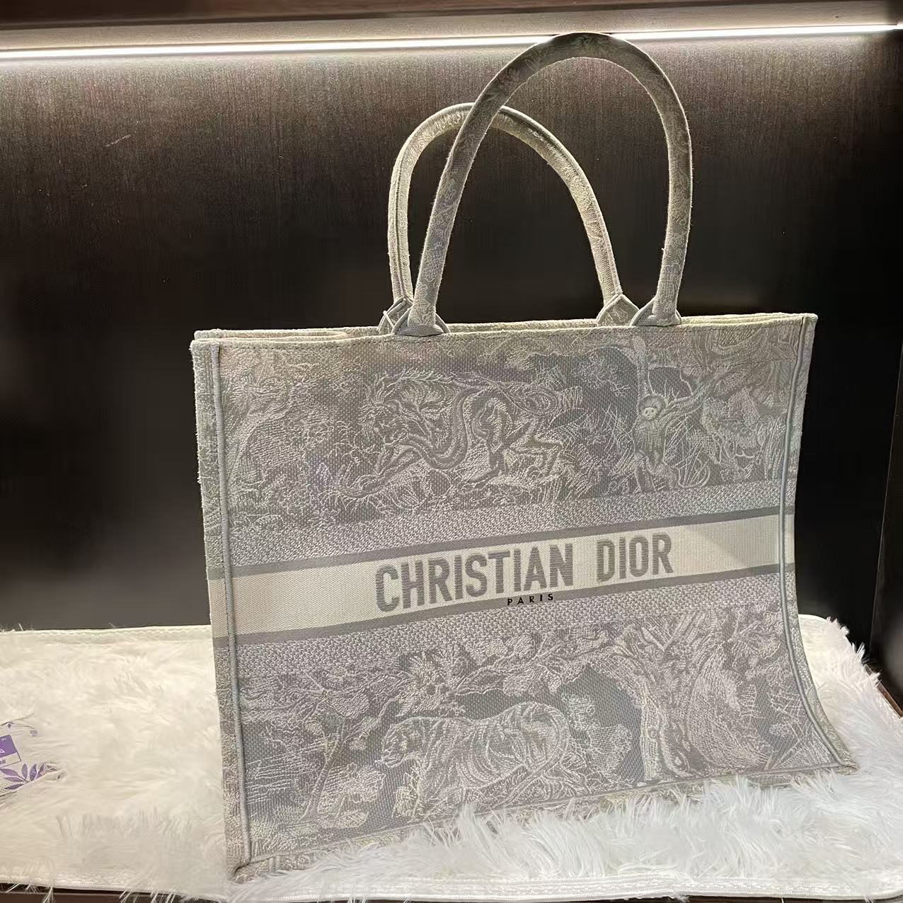 (Preowned) DIOR Tote Zoo Series GM