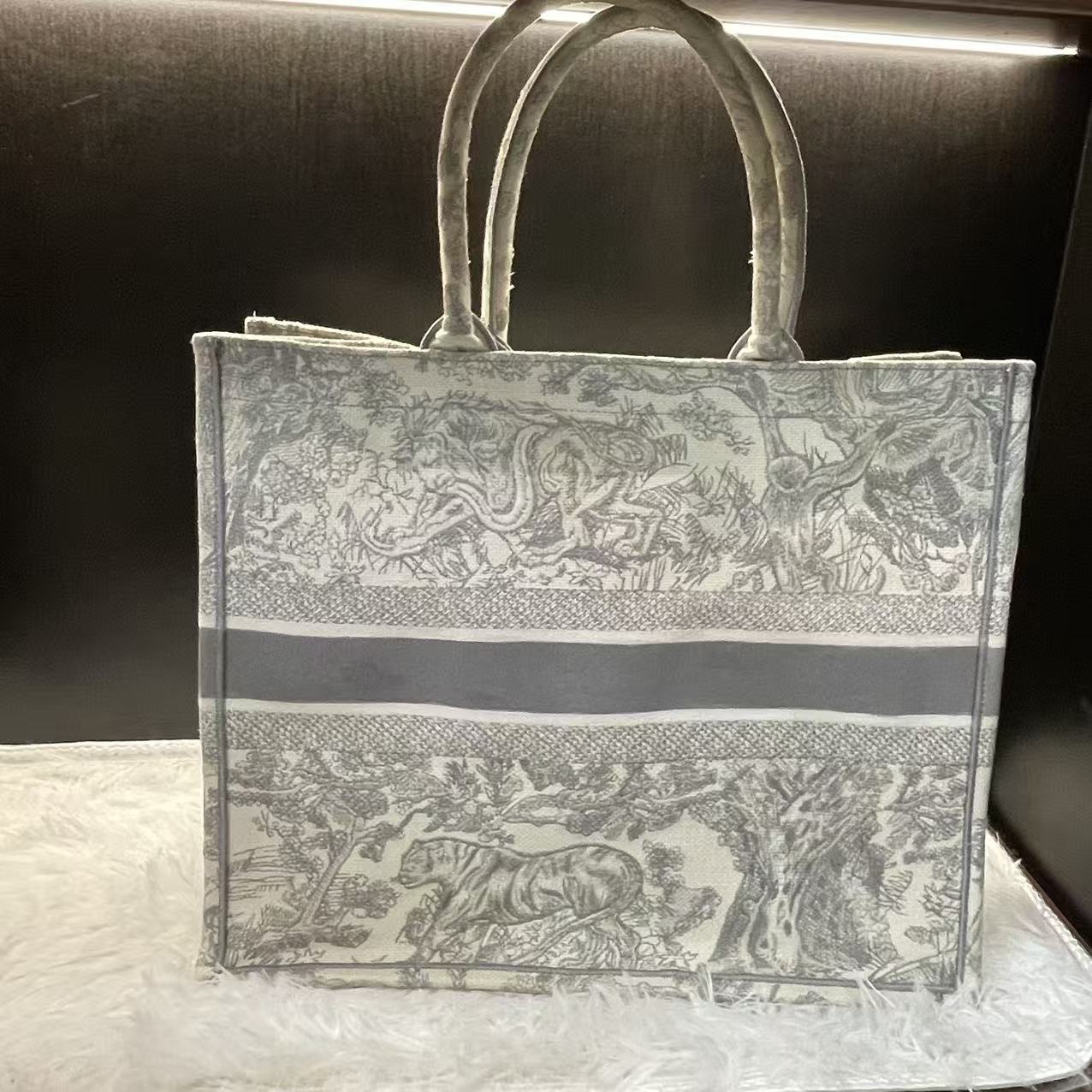 (Preowned) DIOR BookTote Zoo Series GM Grey