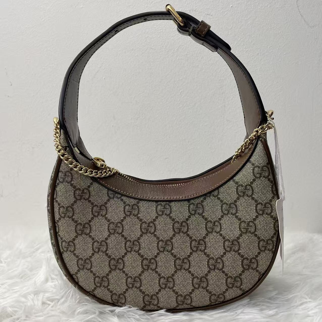 (Preowned) GUCCI Interlocking Double G Elliptical Signage Metal Chain Shoulder Strap Zipper Opening and Closing