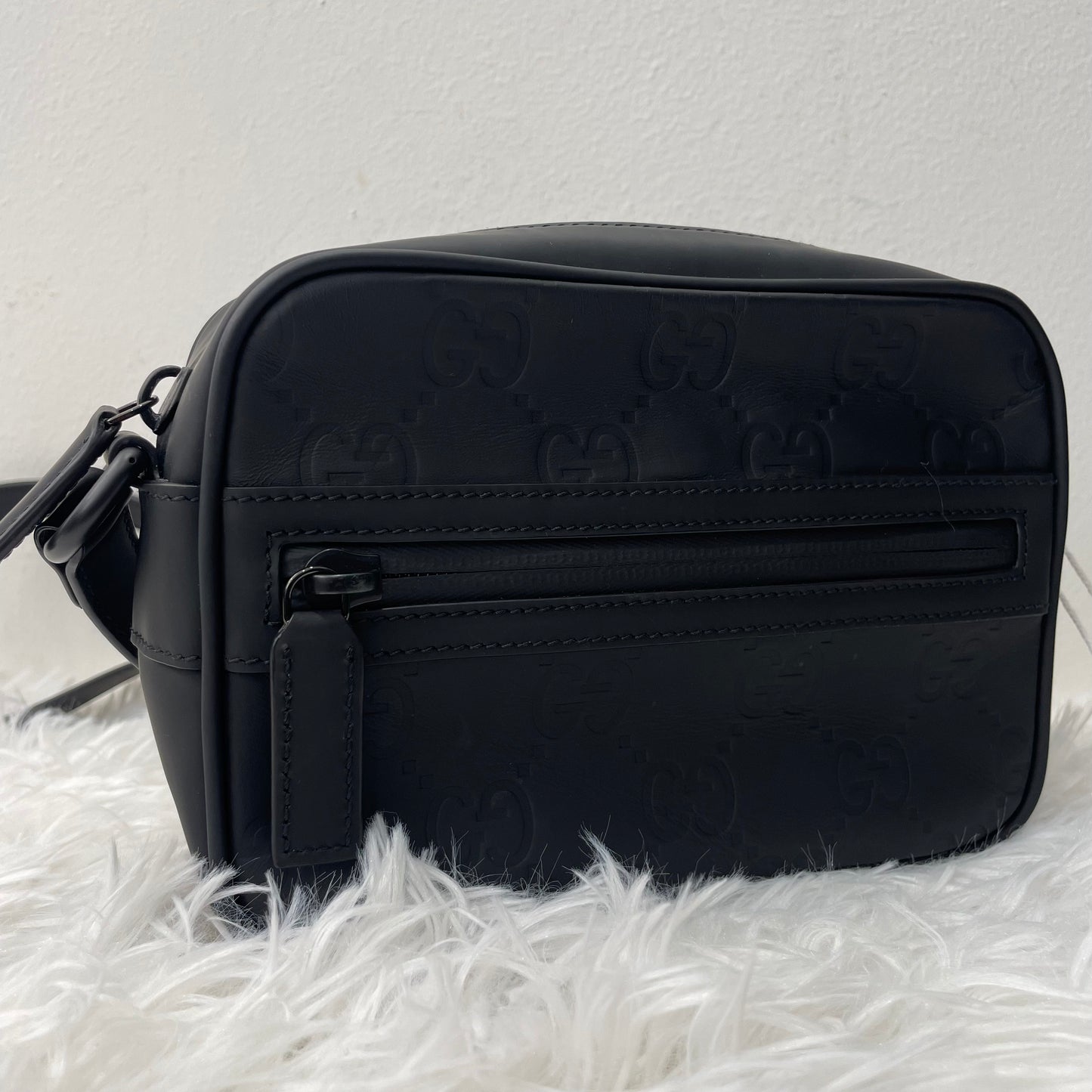 (Preowned) GUCCI camera bag, emprient leather