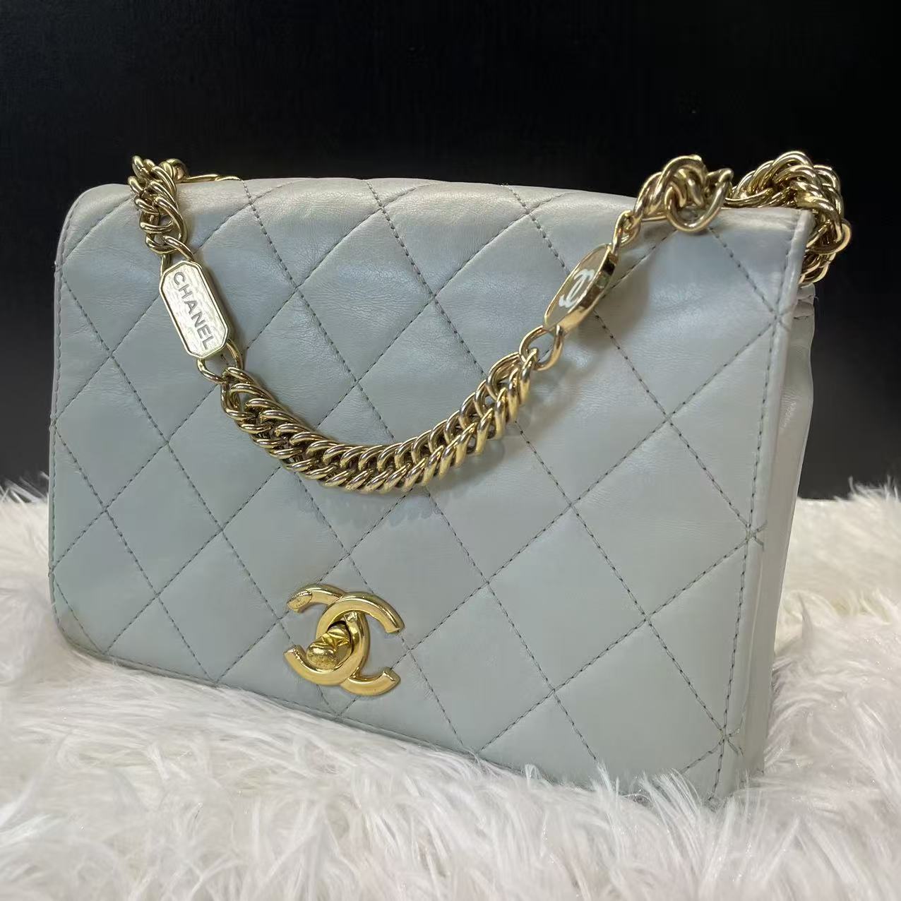 (Preowned) CHANEL 23C early spring enamel buckle diamond grid pattern mouth cover bag sheepskin crossbody shoulder bag
