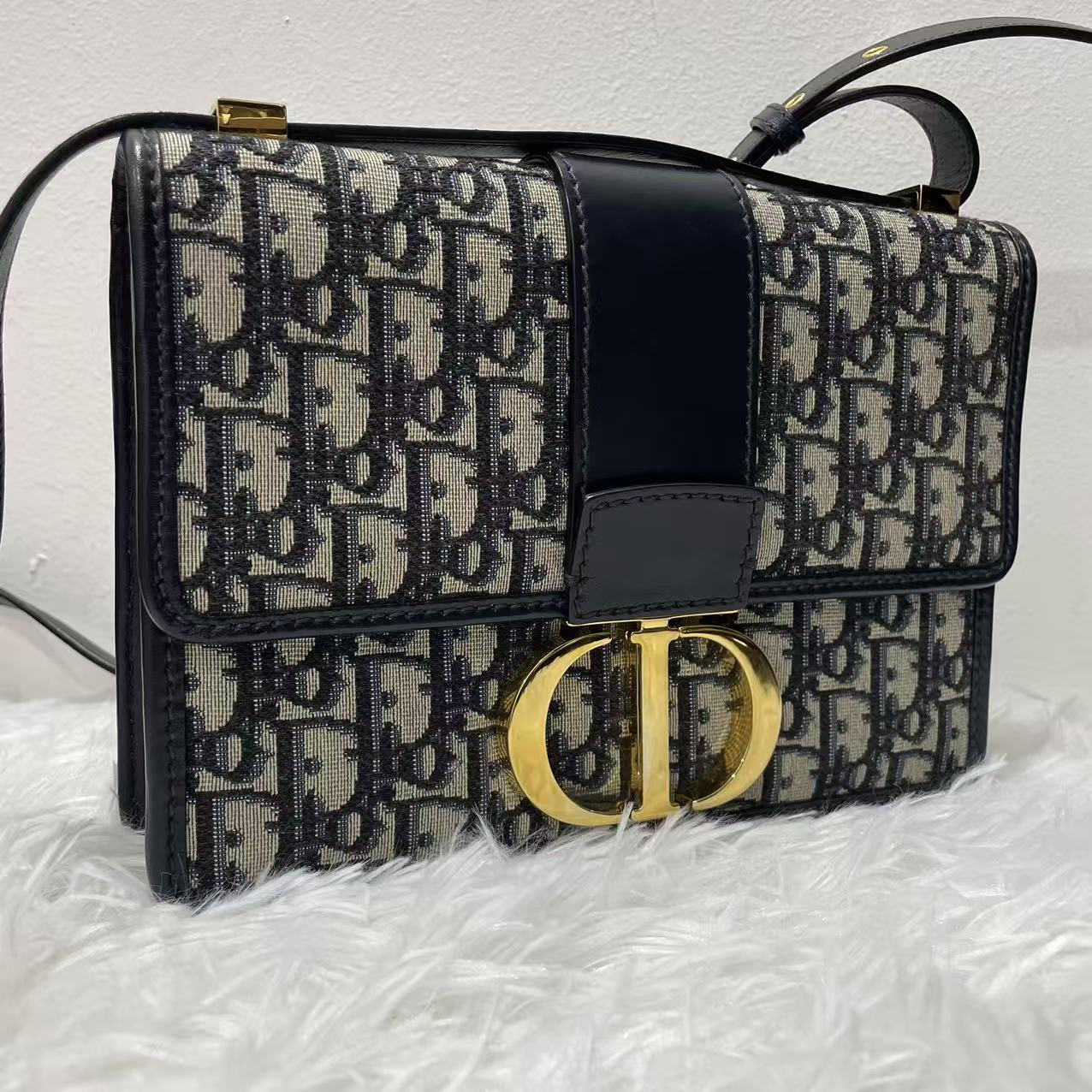 (Preowned) DIOR Montaigne 30