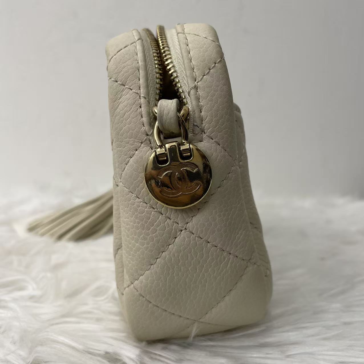 (Preowned) CHANEL Frosted caviar cowhide camera bag
