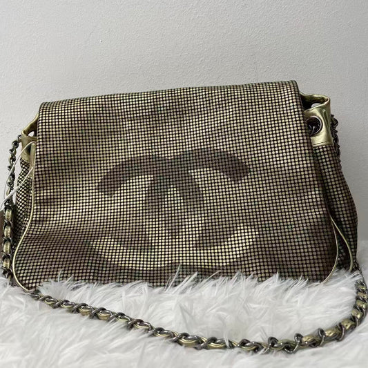 (Preowned) CHANEL Hollow out large double C metal silver chain bag