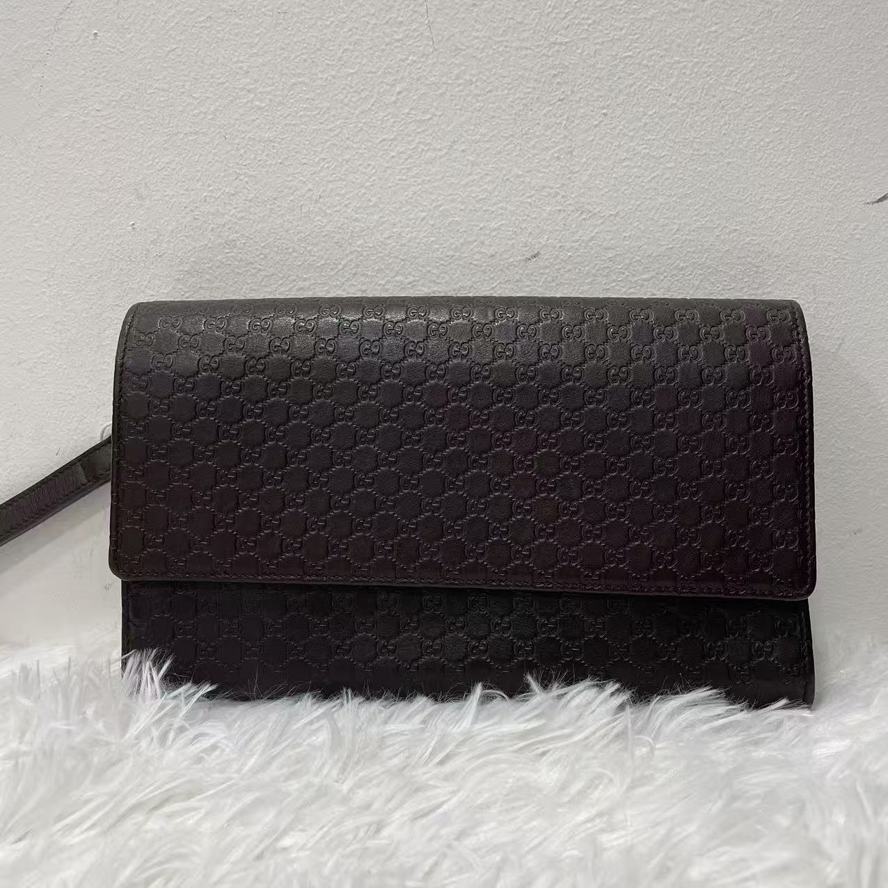 (Preowned) GUCCI Imprinted Logo Long Leather Wallet for Women Brown # Classic Recommendation#