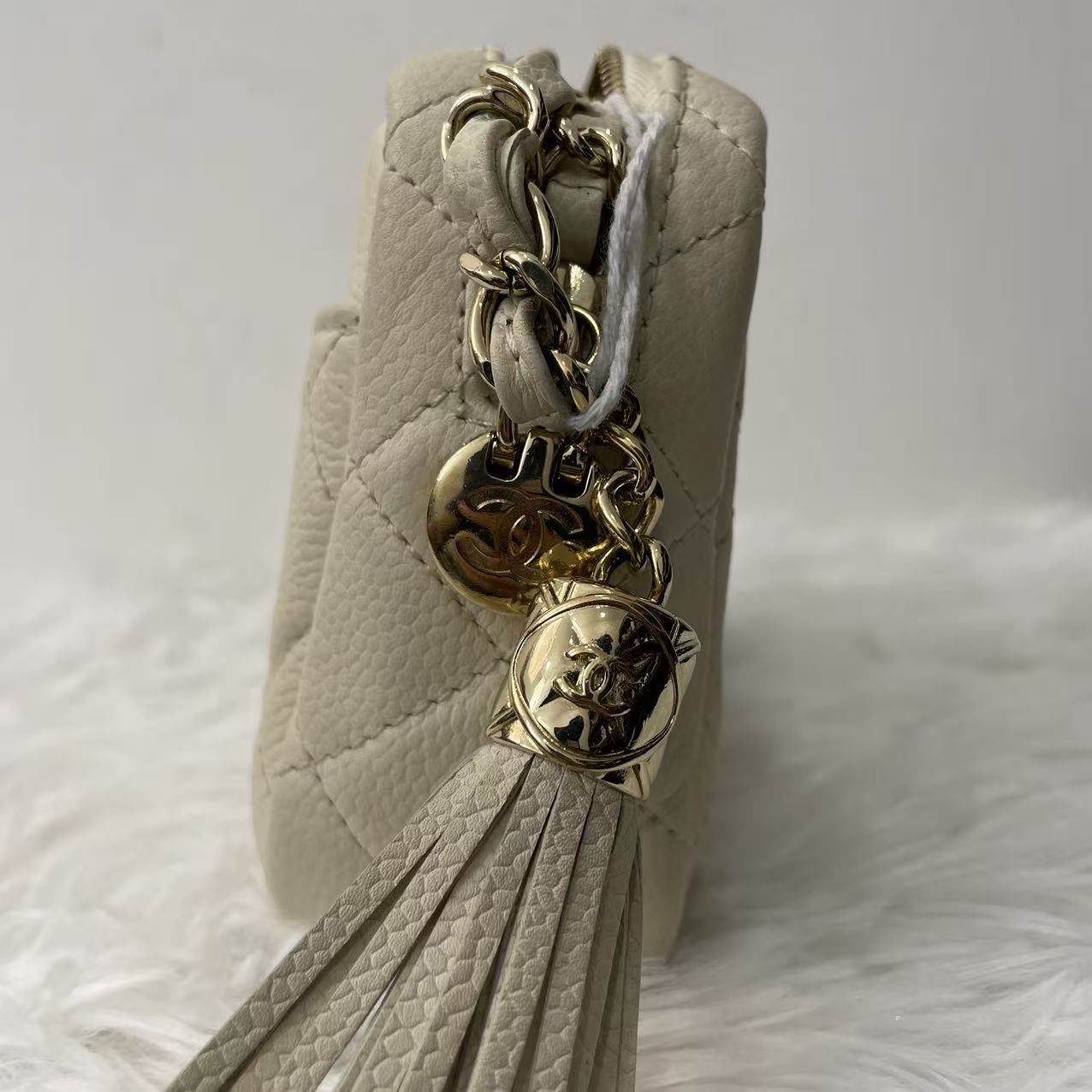 (Preowned) CHANEL Frosted caviar cowhide camera bag