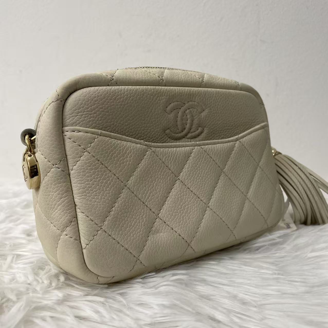 (Preowned) CHANEL Frosted caviar cowhide camera bag