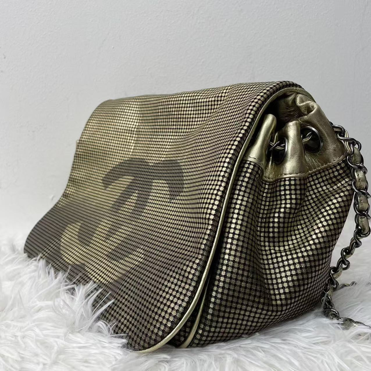 (Preowned) CHANEL Hollow out large double C metal silver chain bag