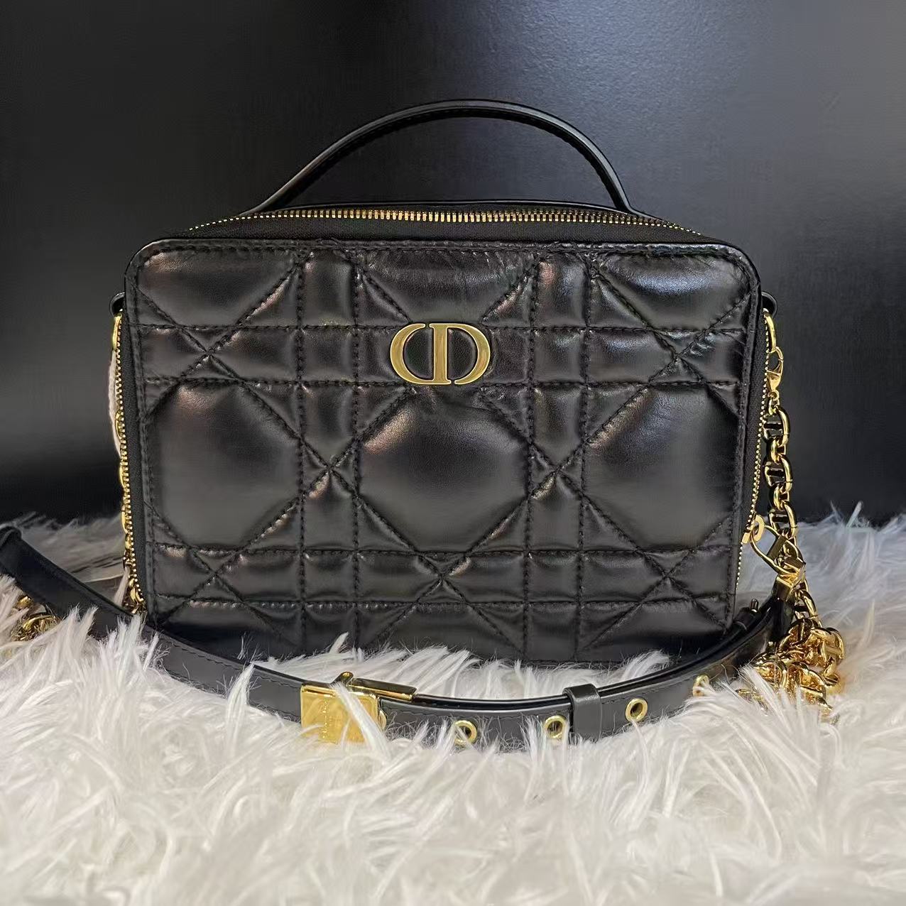 (Preowned) DIOR Logo quilted with oversized rattan grid pattern BLACK