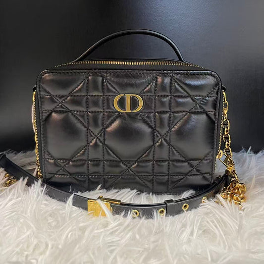 (Preowned) DIOR Logo quilted with oversized rattan grid pattern BLACK