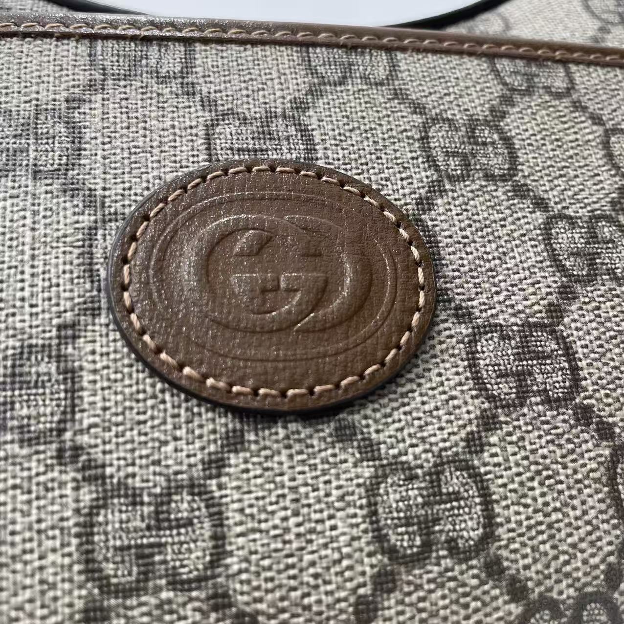 (Preowned) GUCCI Interlocking Double G Elliptical Signage Metal Chain Shoulder Strap Zipper Opening and Closing