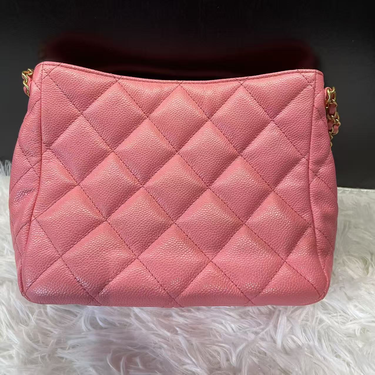 (Preowned) CHANEL Particle embossed cowhide Shoulder bag, crossbody bag, handbag