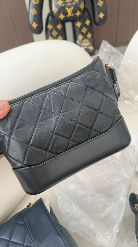 (Preowned) CHANEL Gabrielle 19A PM BLACK