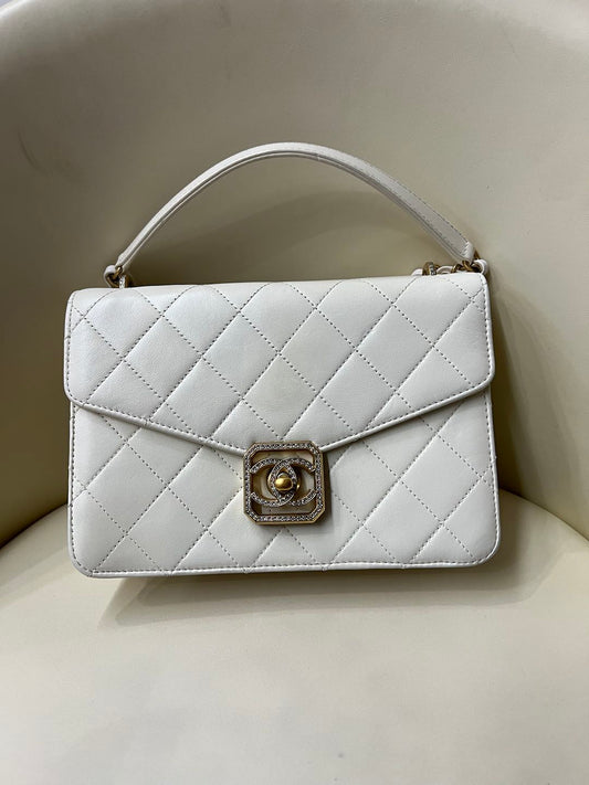 Preowned) CHANEL 21K winter diamond buckle diamond grid quilted flap opening and closing details lambskin chain bag, single shoulder crossbody bag