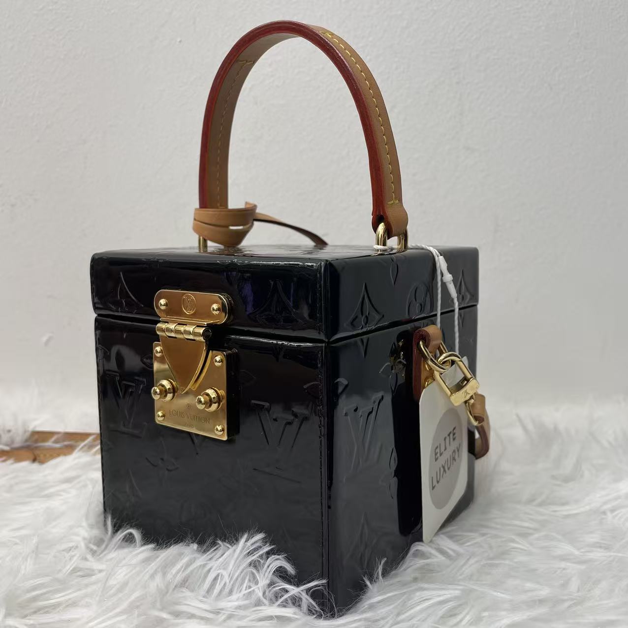 (Preowned) LOUIS VUITTON Bleecker Bos