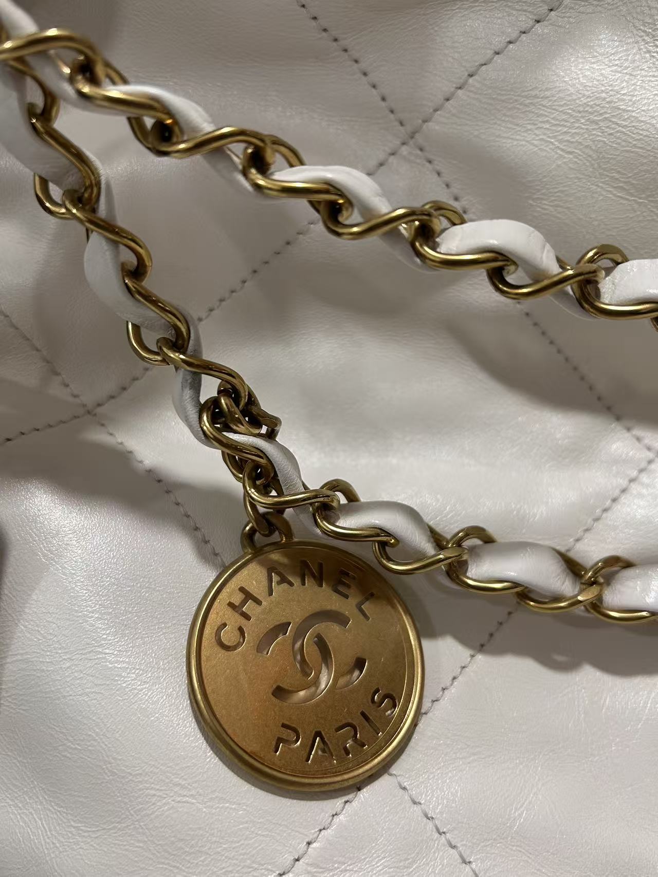 (Preowned) CHANEL 22Bag 23A, gold color, small size, female style, white