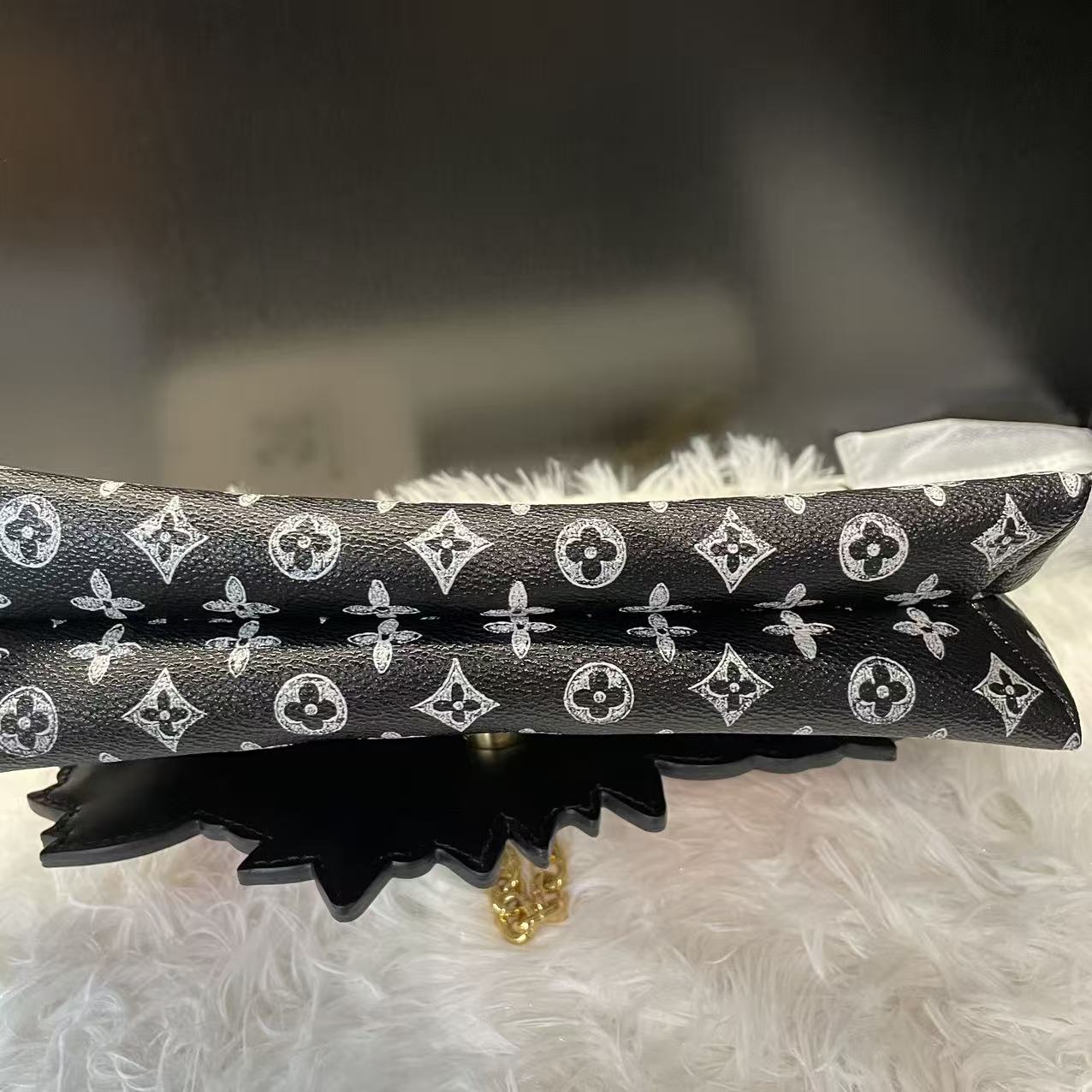 (Preowned) LOUIS VUITTON Catgram Cat Pochette Shoulder Bag