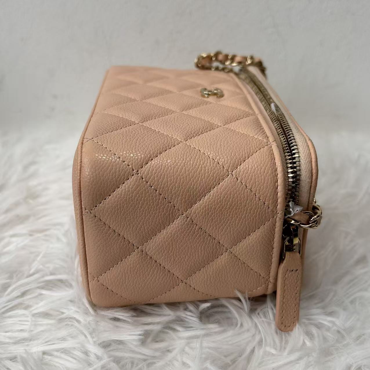 (Preowned) CHANEL 24C Gold-colored metal accessories, grainy leather, long square box bag, chain messenger bag, women's, light pink