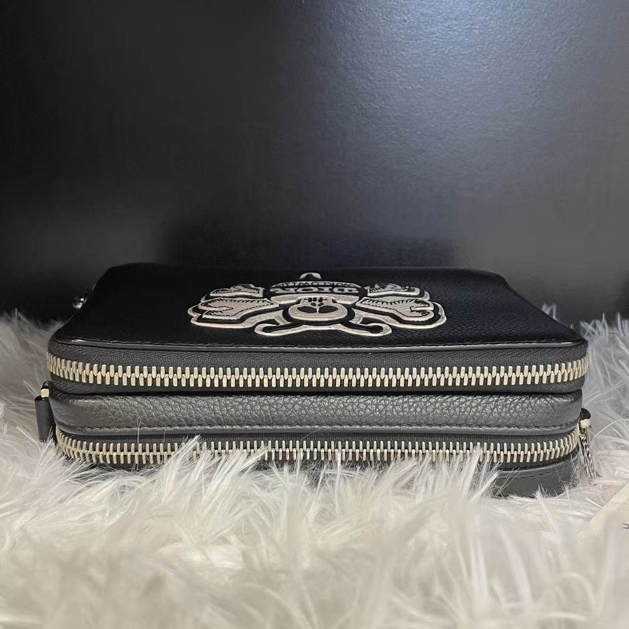 (Preowned) DIOR DIOR x Shawn collaboration, grainy small bee embroidery, cowhide leather, messenger bag for men, black