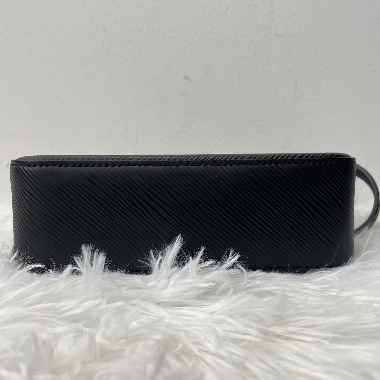 (Preowned) LOUIS VUITTON MARELLINI