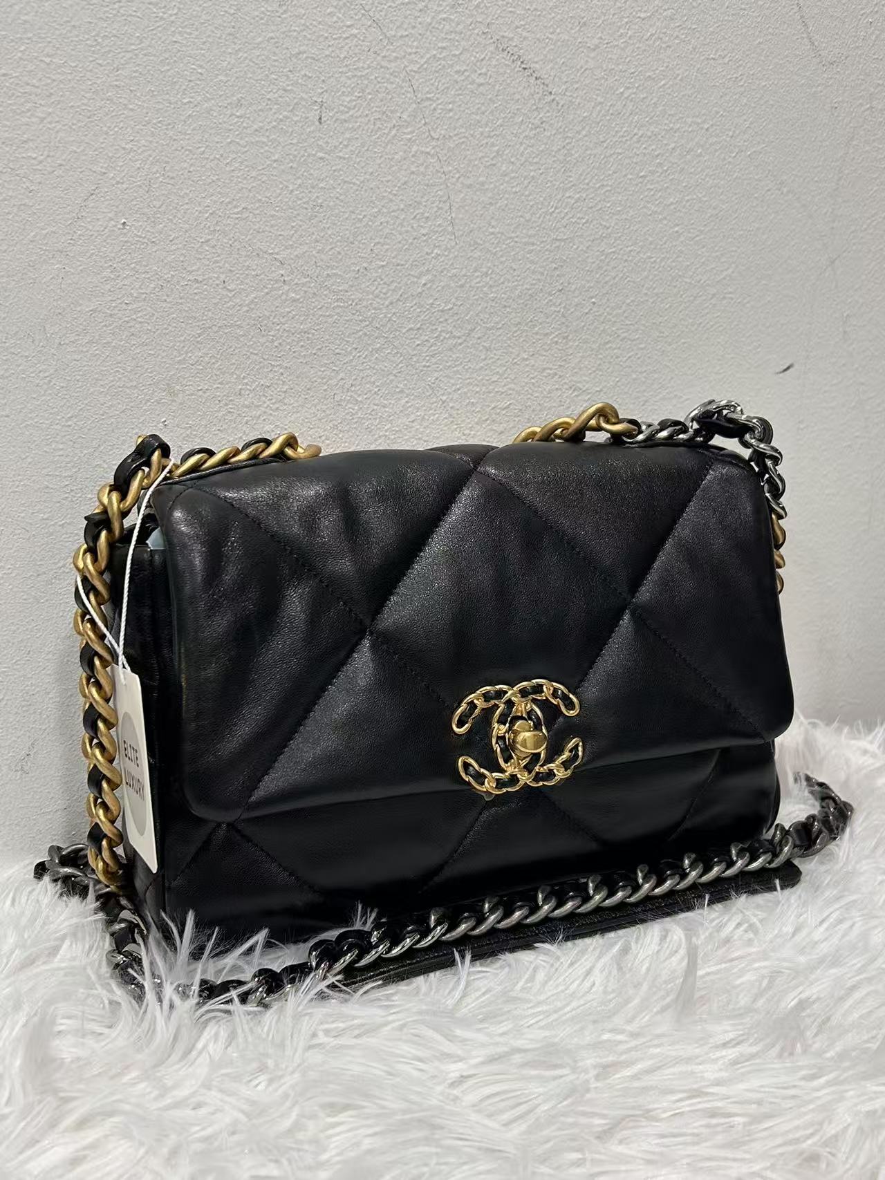 (Preowned) CHANEL 19Bag Small Female Black