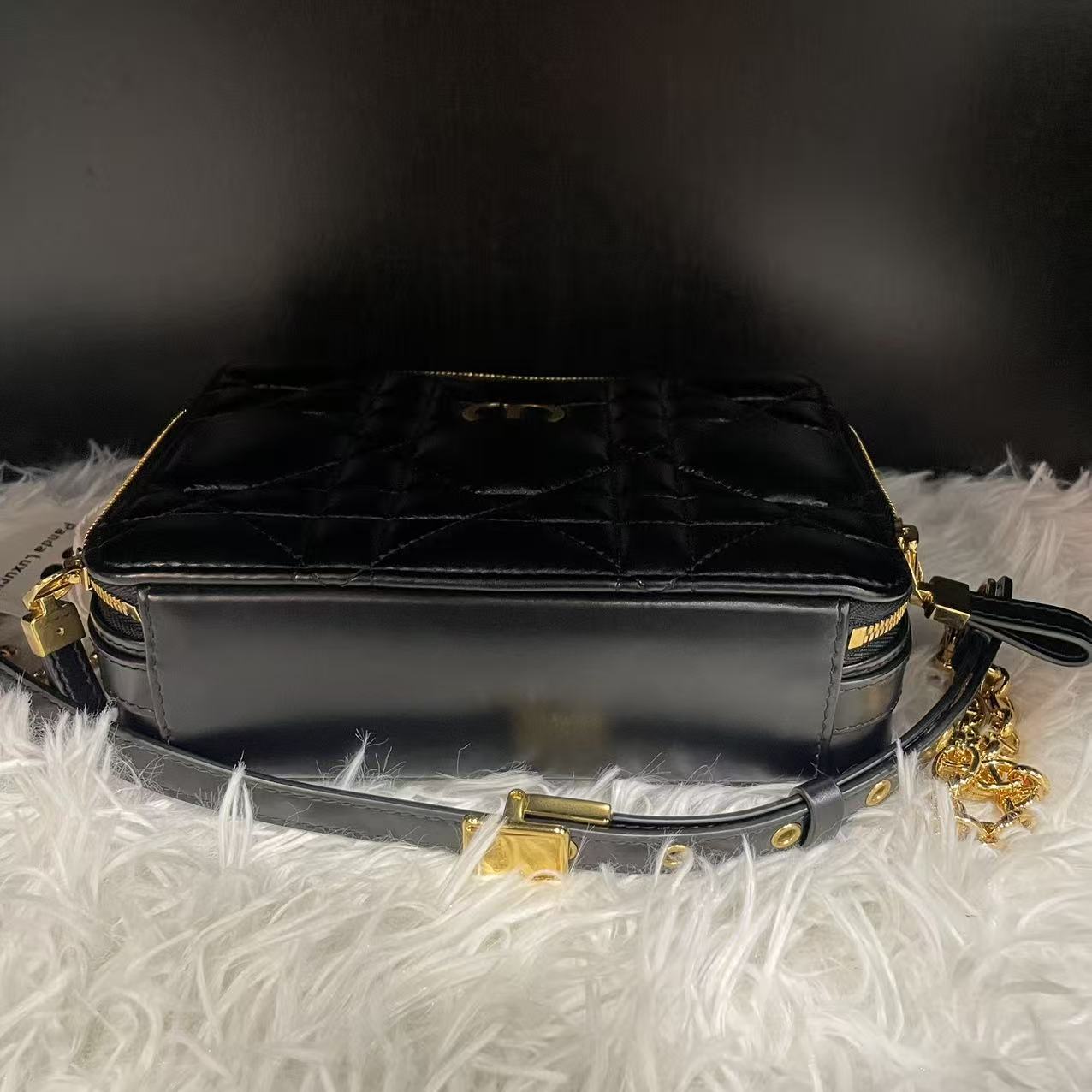 (Preowned) DIOR Logo quilted with oversized rattan grid pattern BLACK