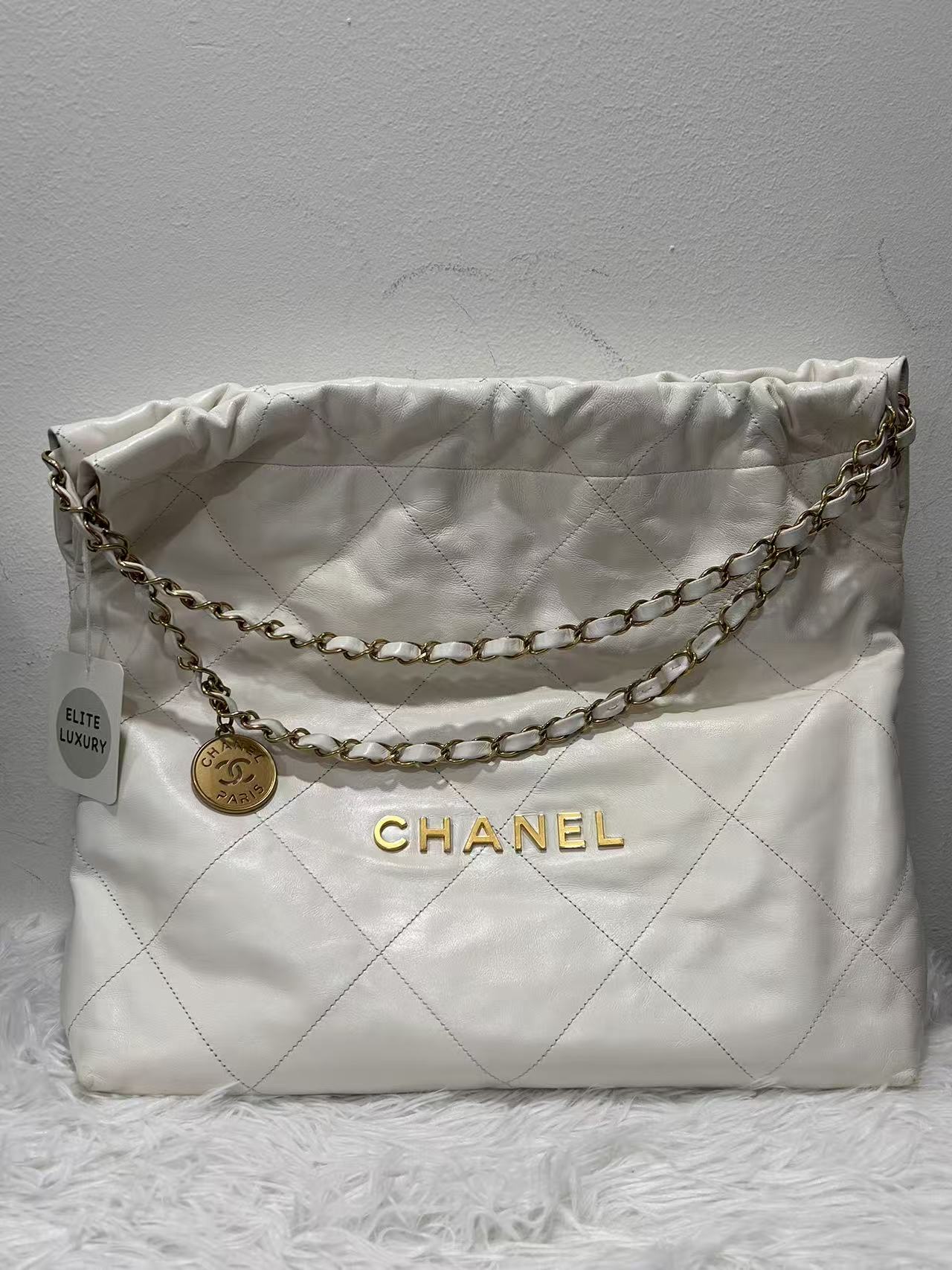(Preowned) CHANEL 22Bag 23A, gold color, small size, female style, white
