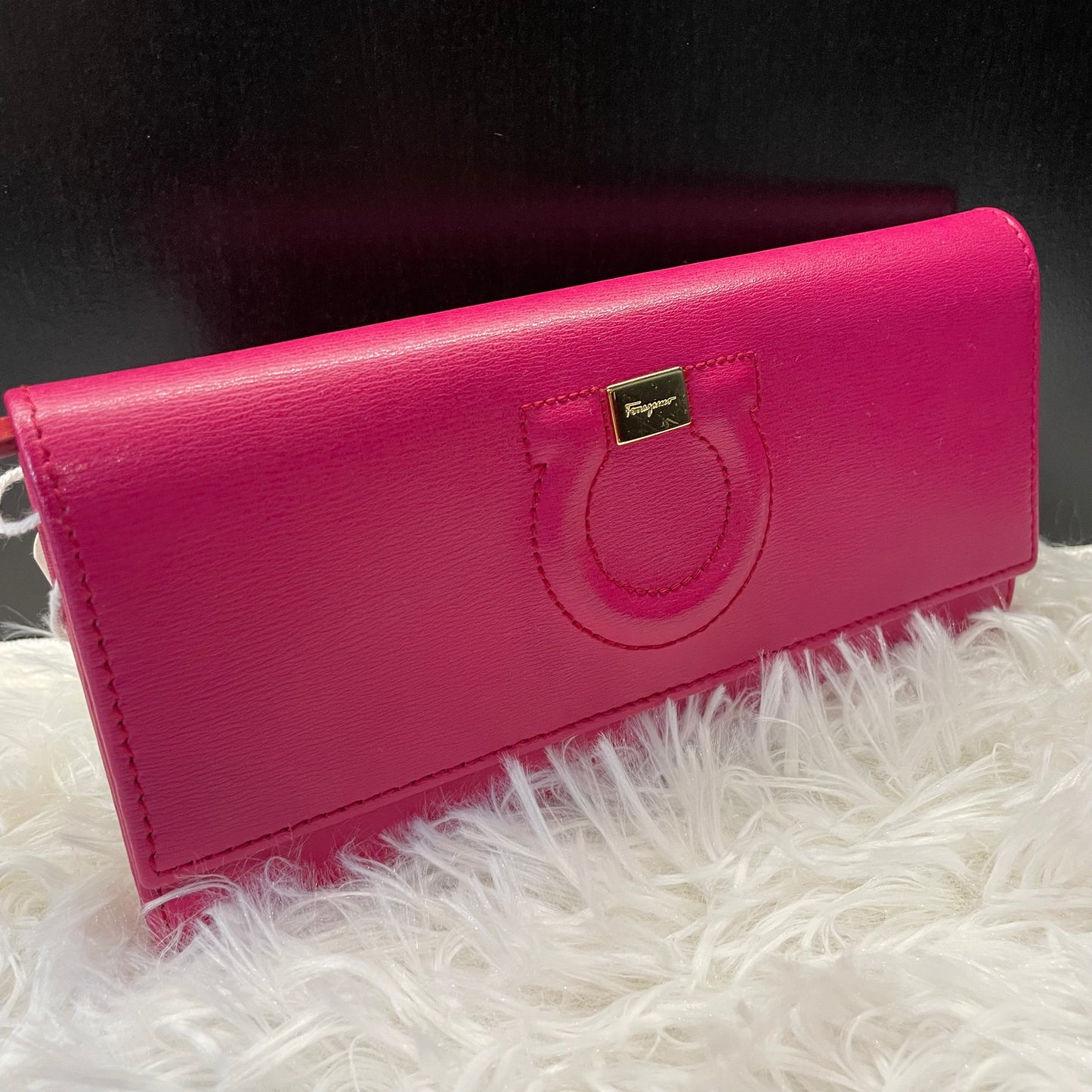 (Preowned) Ferragamo