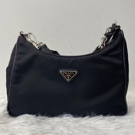 (Preowned) PRADA Re-Edition 2005