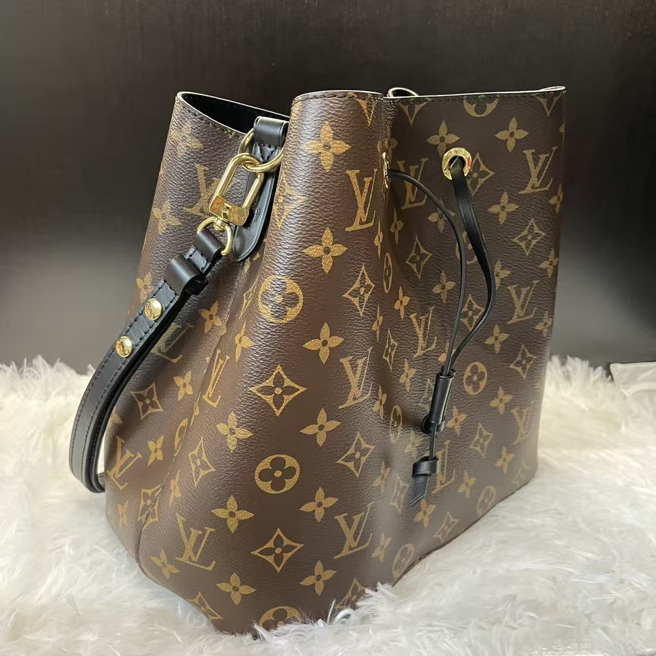 (Preowned) LOUIS VUITTON Neonoe MM