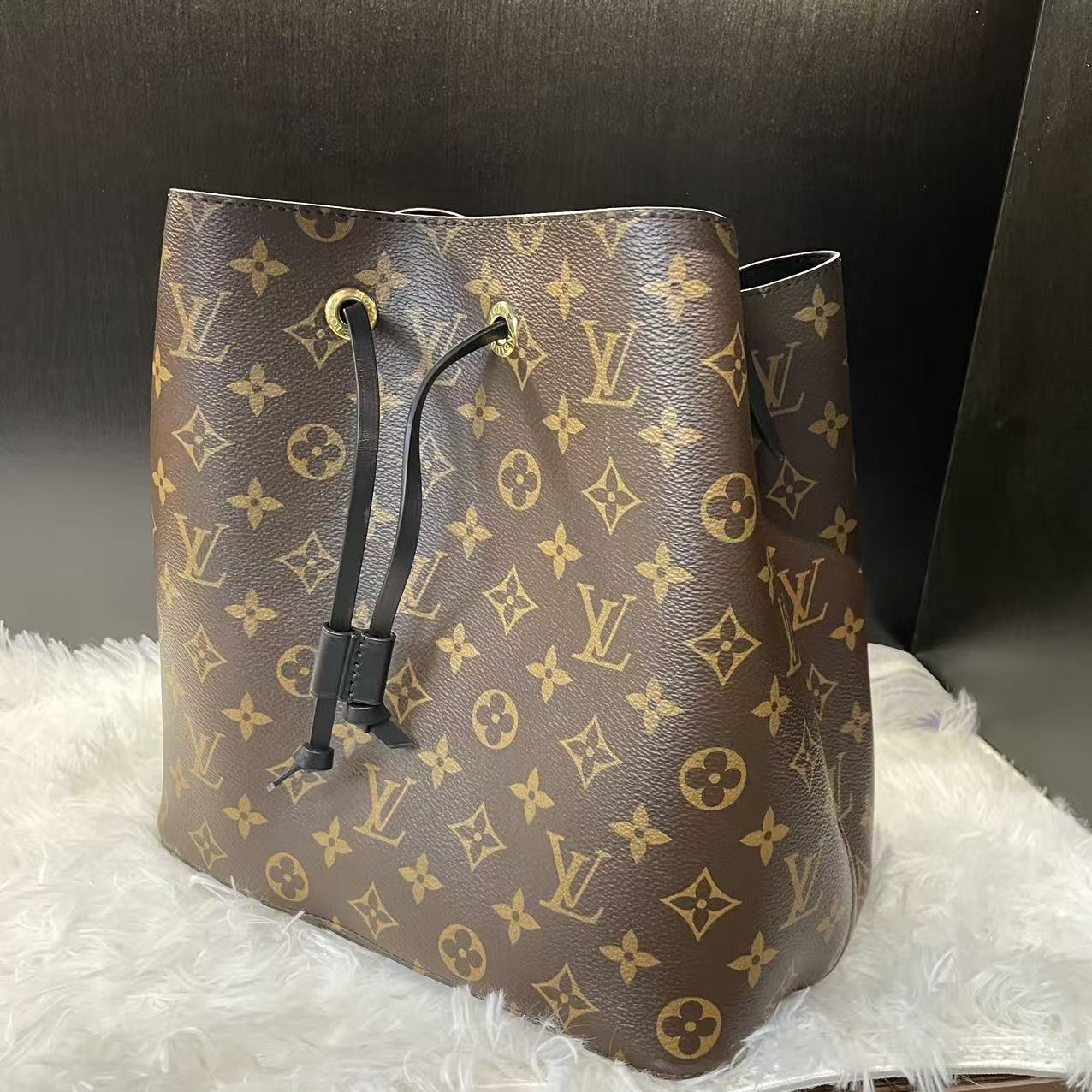 (Preowned) LOUIS VUITTON Neonoe MM