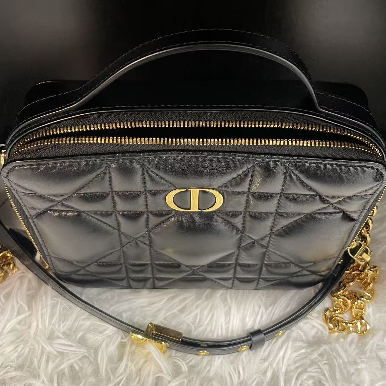 (Preowned) DIOR Logo quilted with oversized rattan grid pattern BLACK