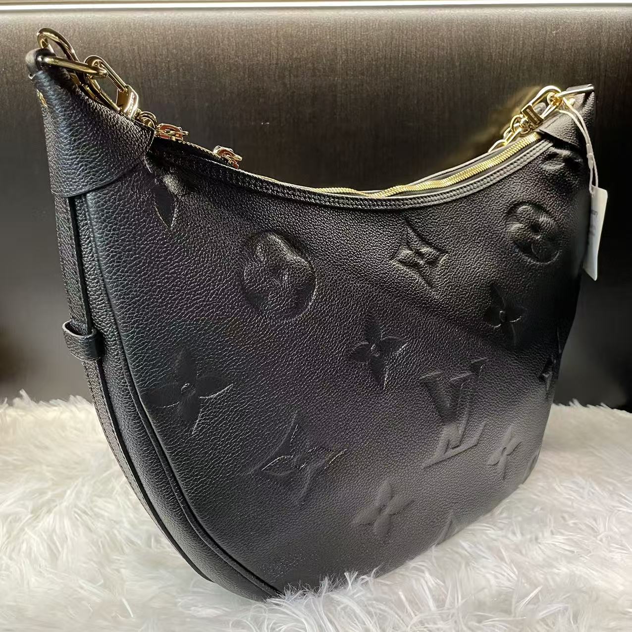 (Preowned) LOUIS VUITTON Loop Hobo
