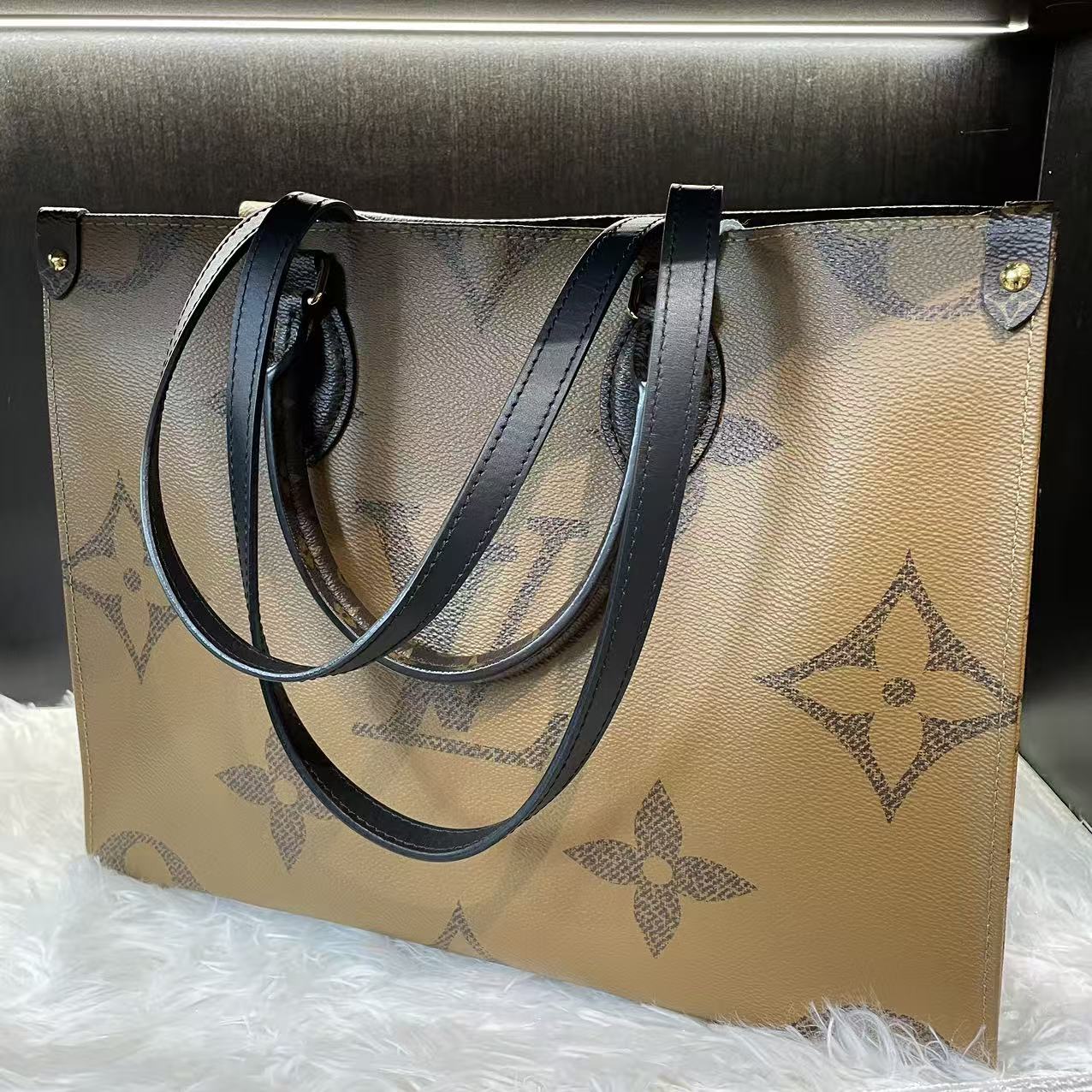(Preowned) LOUIS VUITTON ON THE GO