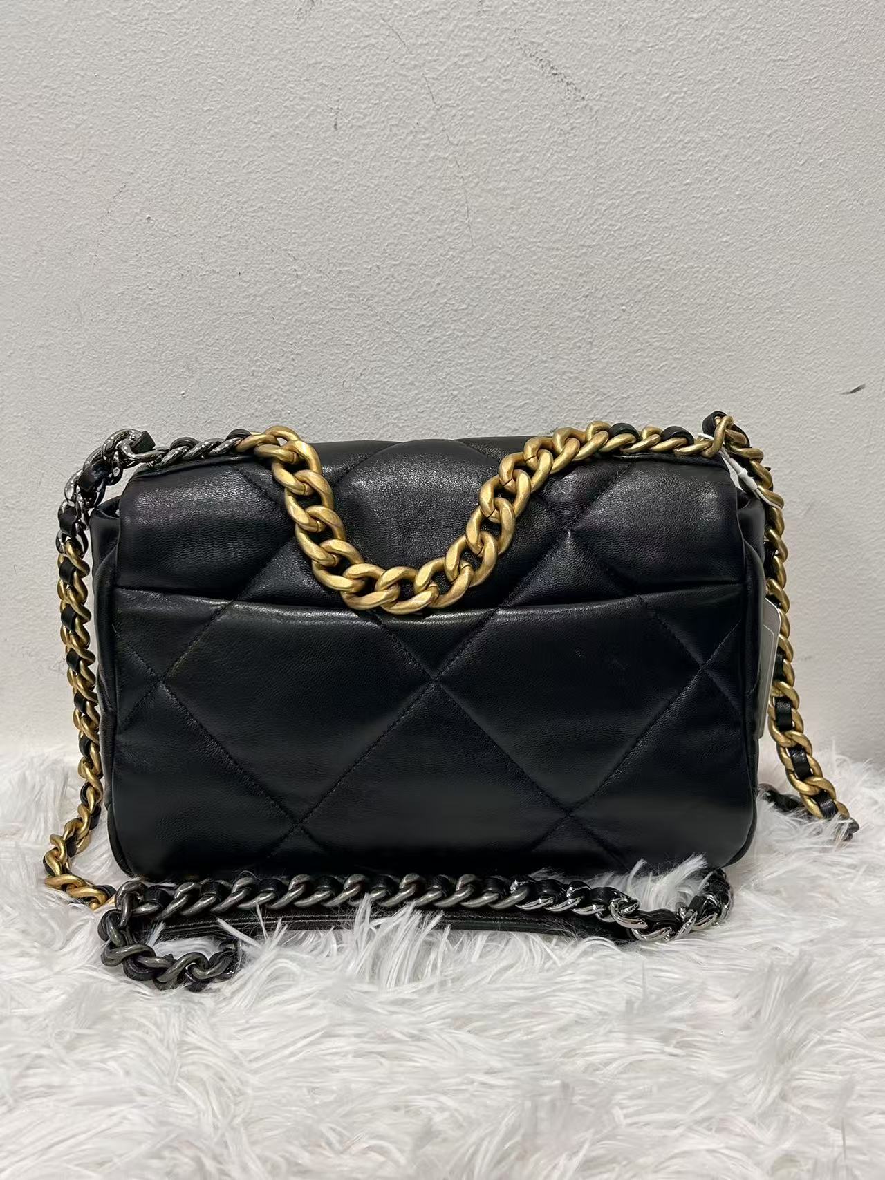 (Preowned) CHANEL 19Bag Small Female Black