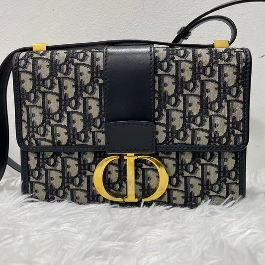 (Preowned) DIOR Montaigne 30
