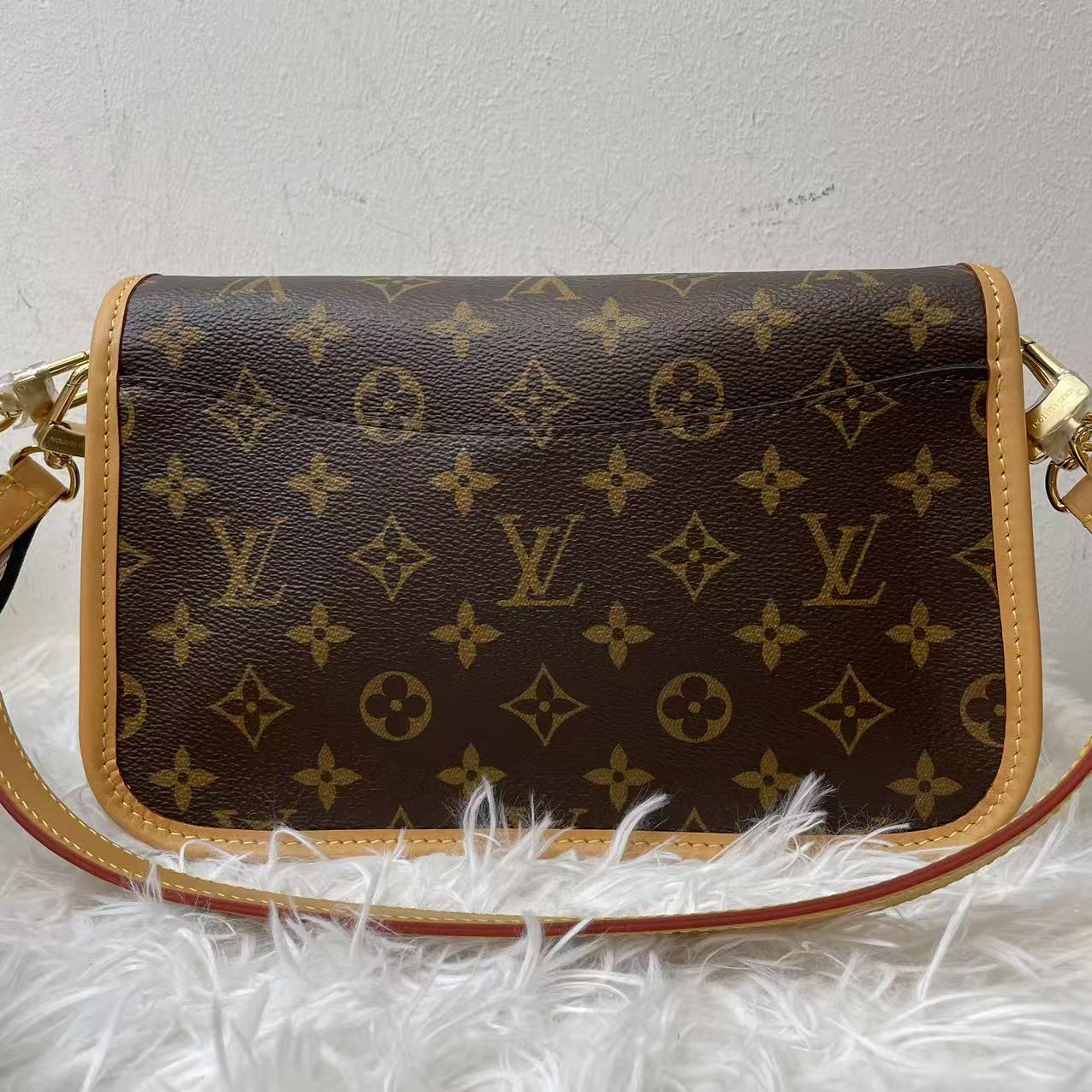 (Preowned) LOUIS VUITTON Diane PM