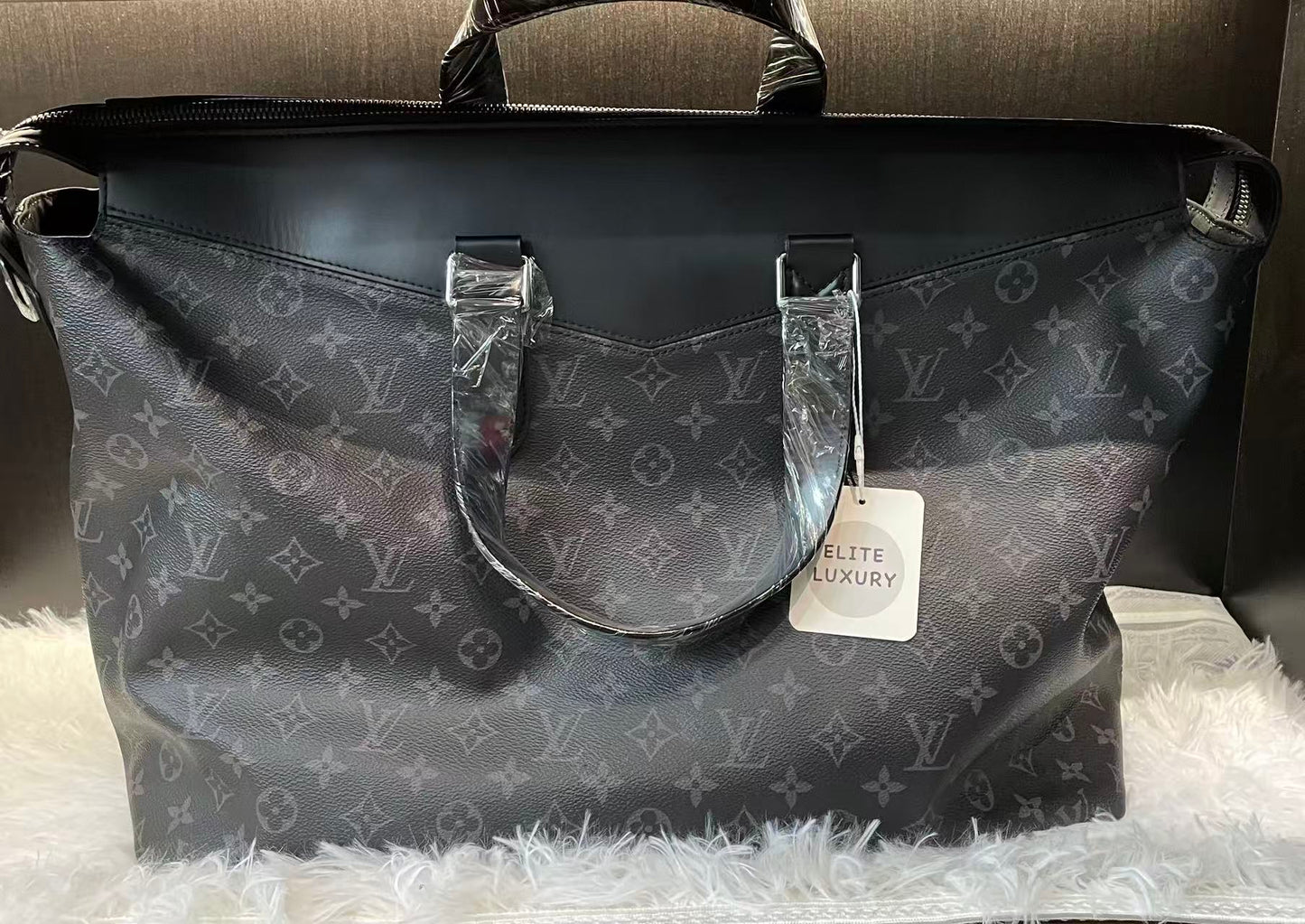 (Preowned) LOUIS VUITTON Exploer