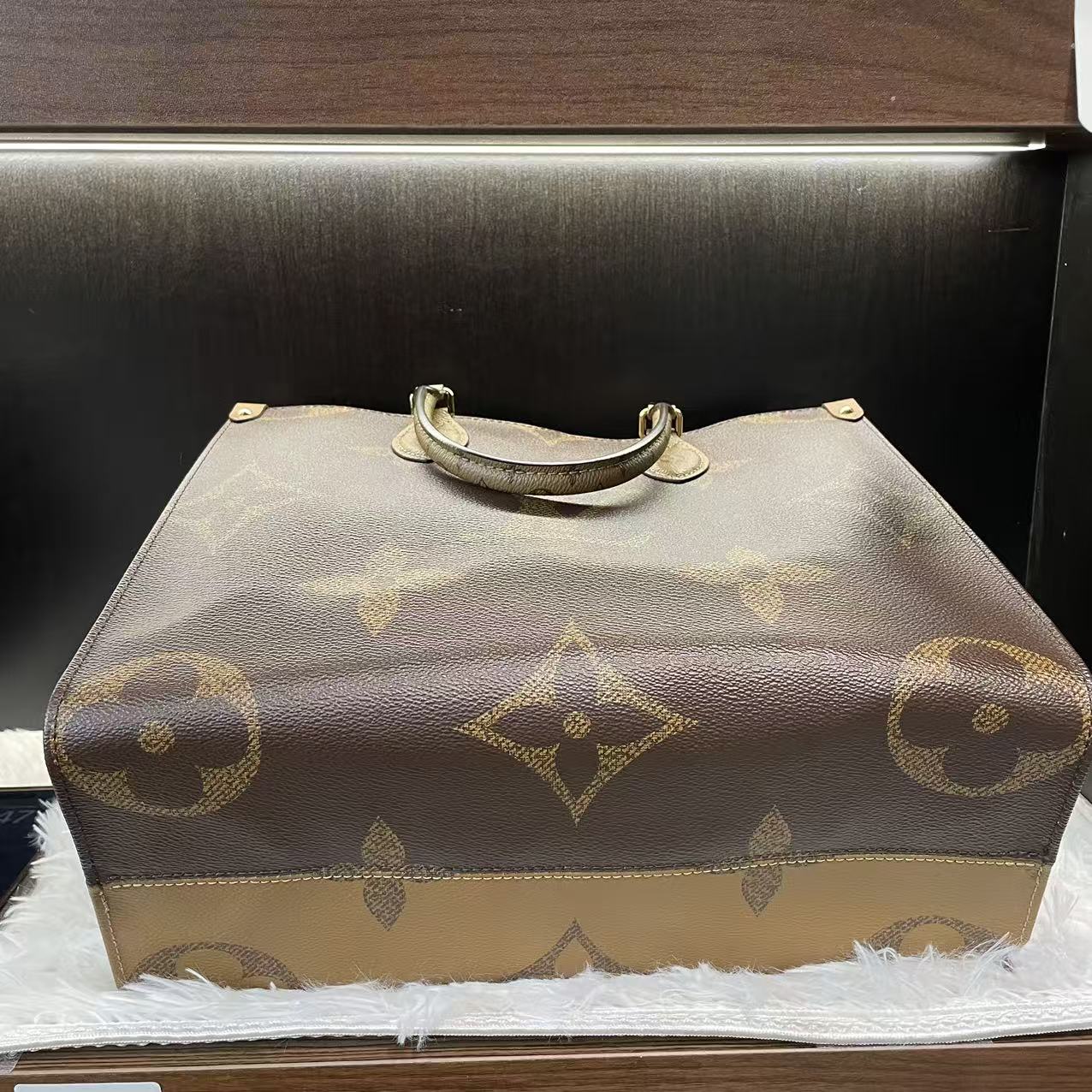 (Preowned) LOUIS VUITTON ON THE GO