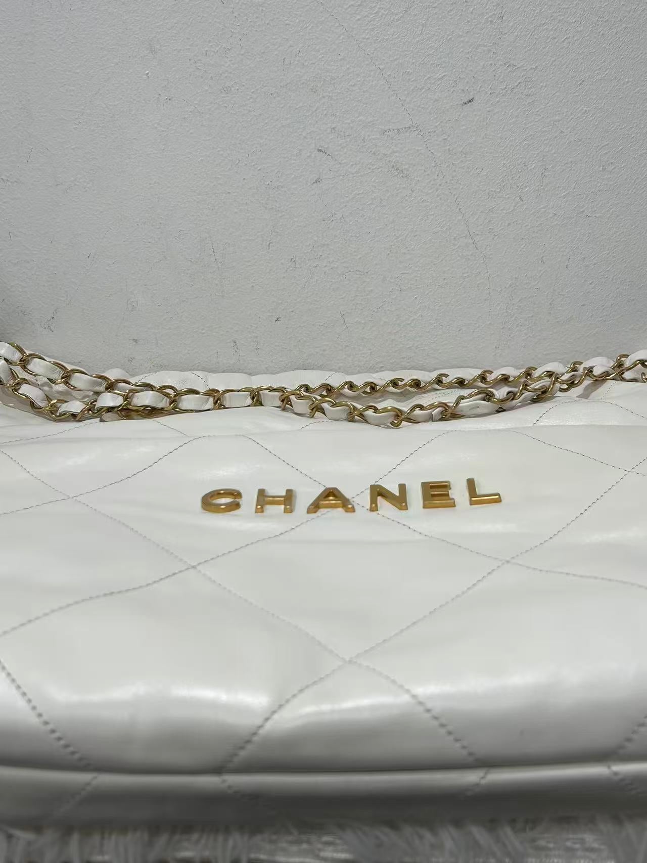 (Preowned) CHANEL 22Bag 23A, gold color, small size, female style, white