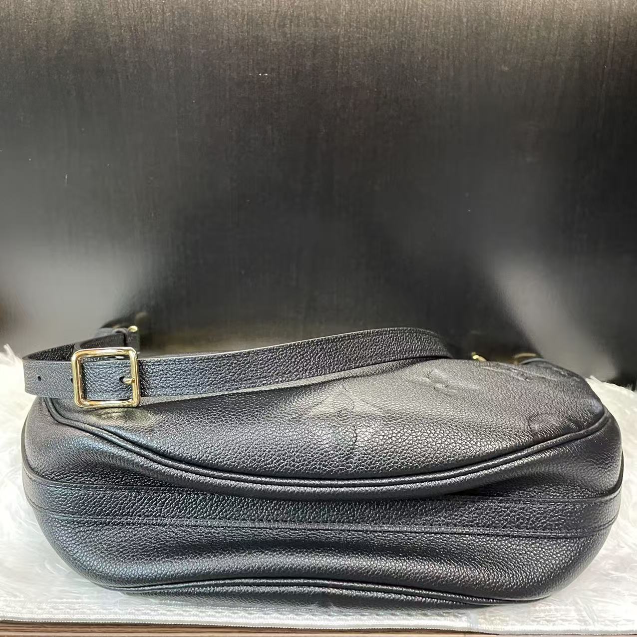 (Preowned) LOUIS VUITTON Loop Hobo