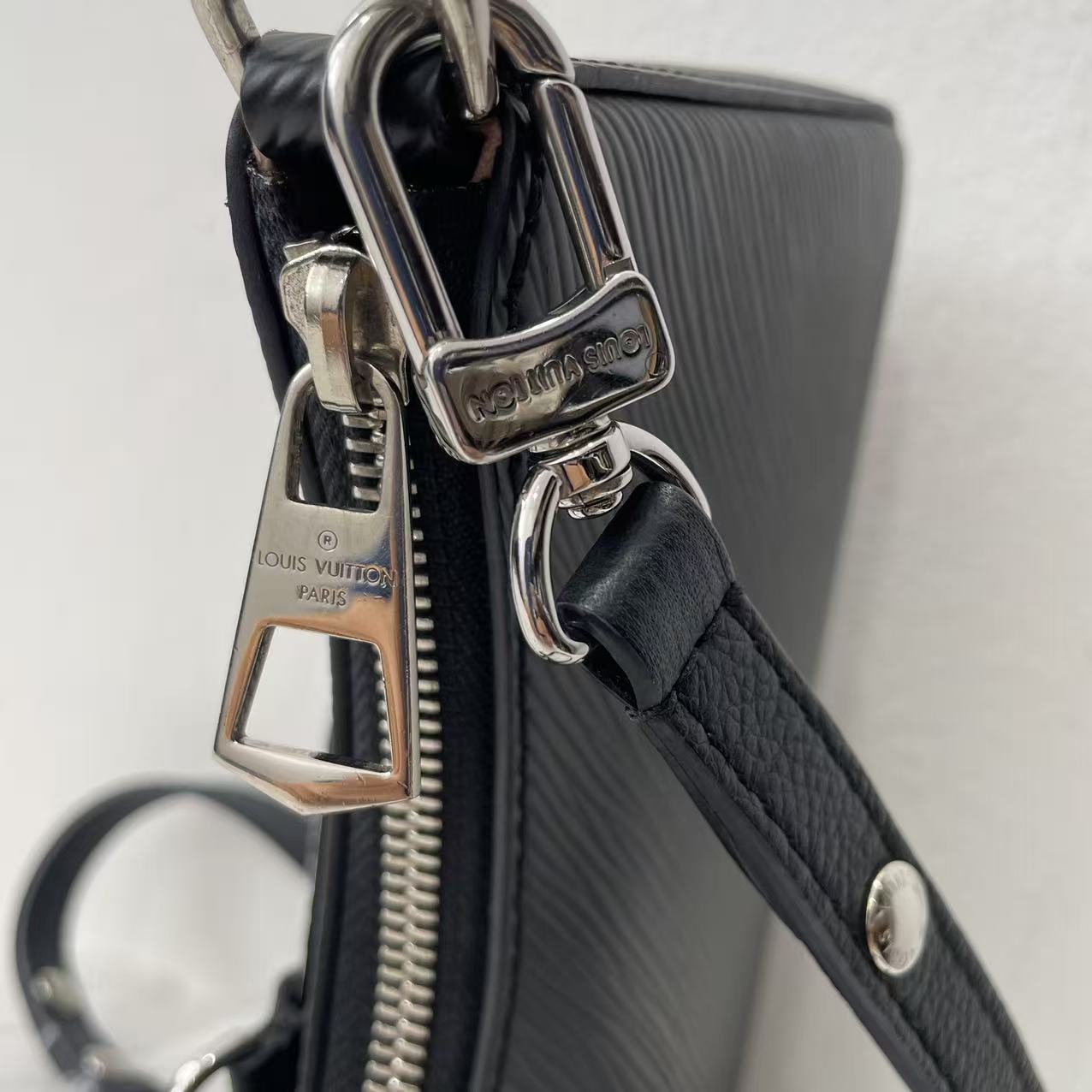 (Preowned) LOUIS VUITTON MARELLINI