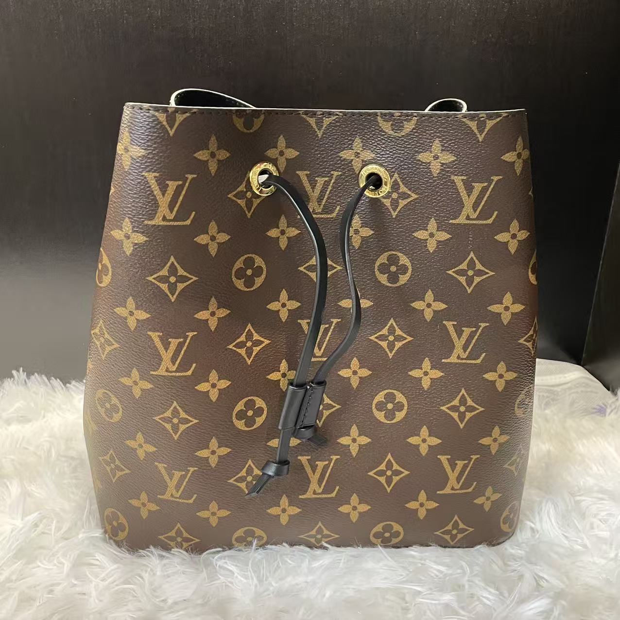 (Preowned) LOUIS VUITTON Neonoe MM